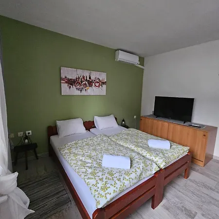 Studio Apartman Dora Ilok Exterior photo
