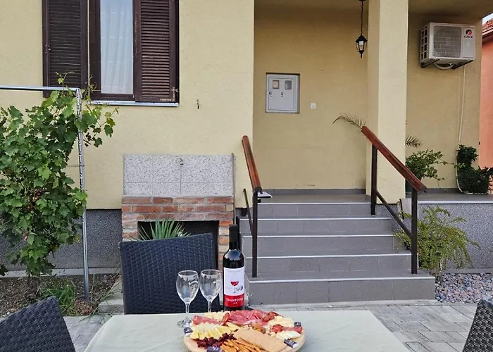 Studio Apartman Dora