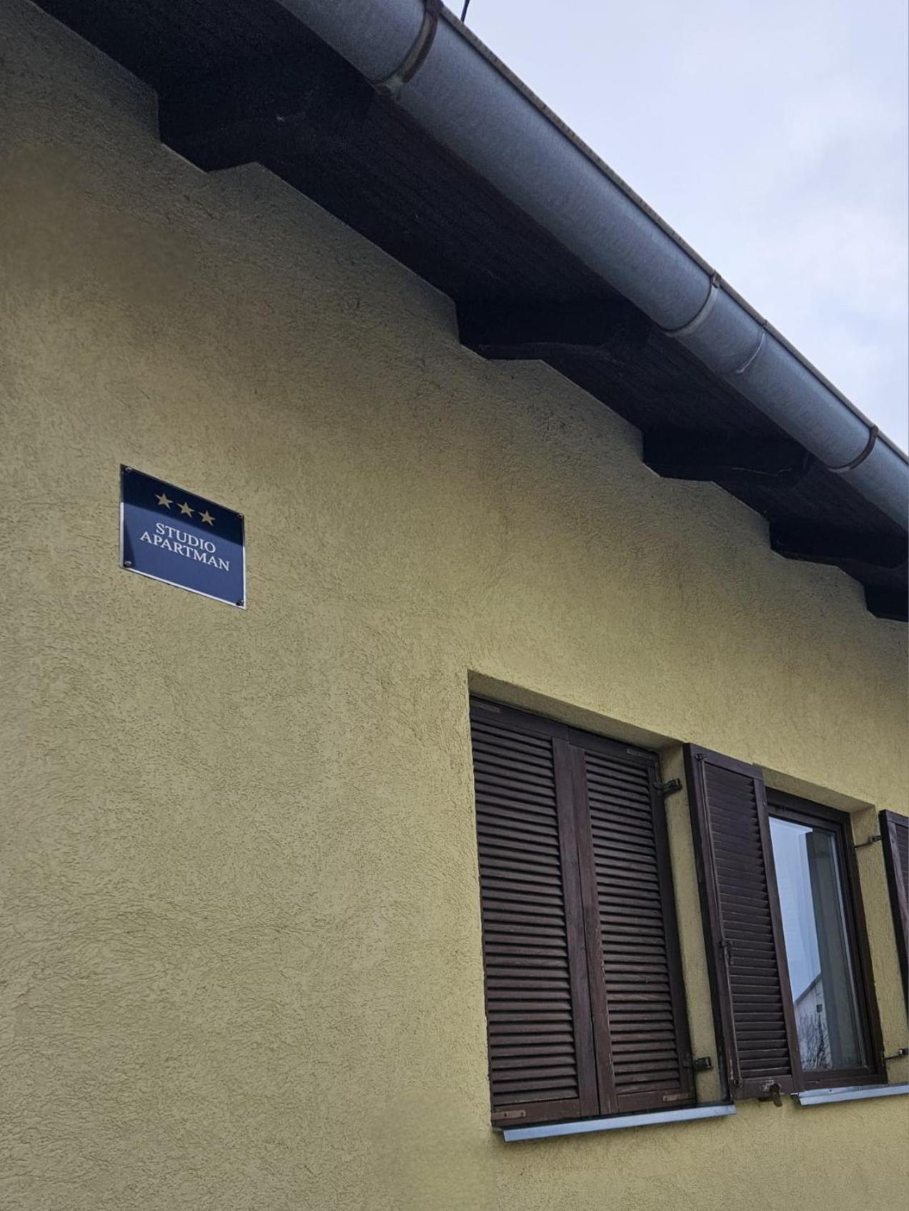 Dora Apartment *