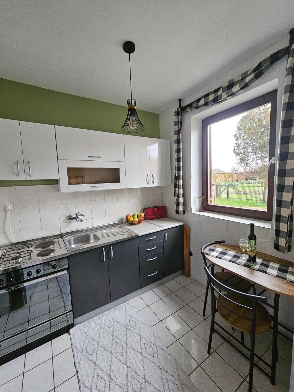 Dora Apartment *